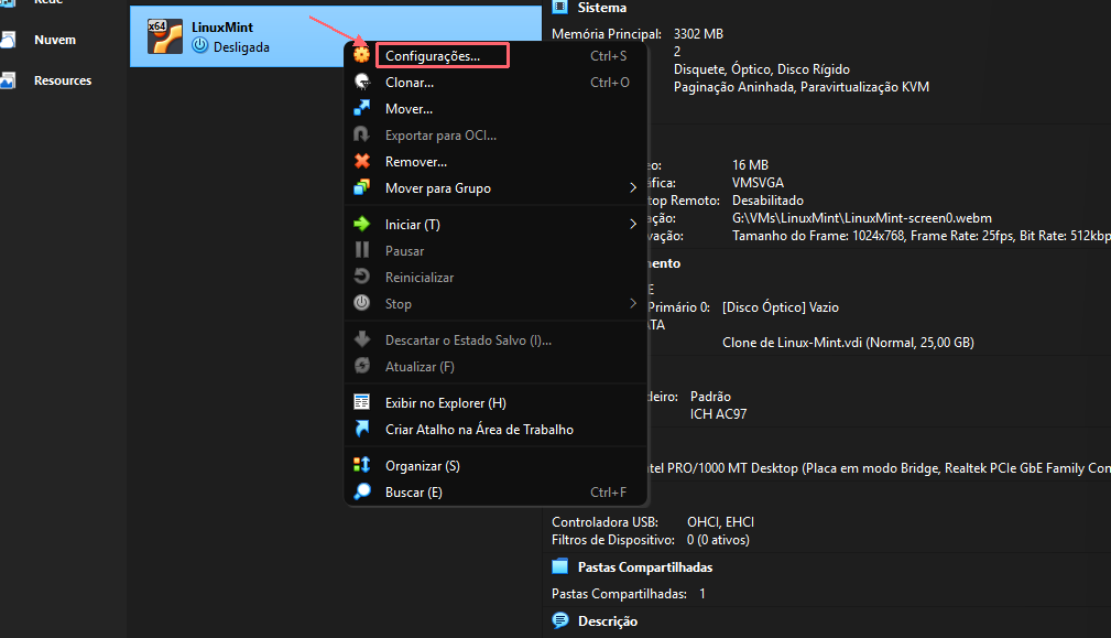 Menu de contexto do VirtualBox na VM desligada. A seta e o contorno coral destacam a opção Configurações.